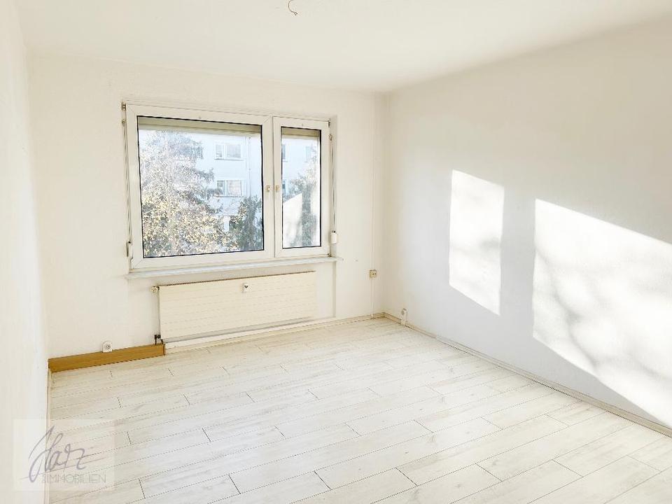 Thumbnail-*** IHR NEUES ZUHAUSE WARTET – 3-RAUM-WOHNUNG IN ZEITHAIN MIT RENOVIERUNGSVORTEIL ZUR MIETE! ***