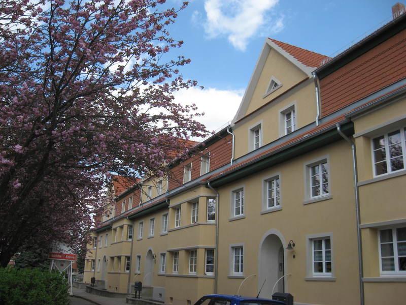 Thumbnail-Schöne 3-Raum Wohnung im Dachgeschoss mit eigenem Gartenanteil im beliebten Siedlungsviertel im Mägd
