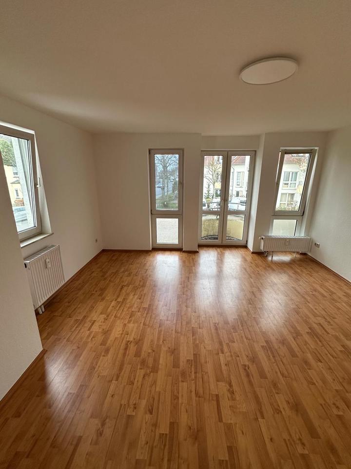 Thumbnail-Schöne 1-Zimmer Wohnung, 35 m² mit Balkon, Stellplatz und Keller
