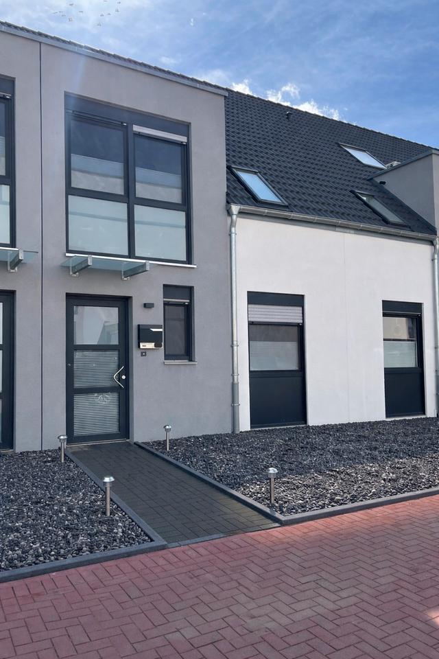 Thumbnail-Bottrop-Kirchhellen, Neubau:Mittelreihenhaus mit Garten zur Miete