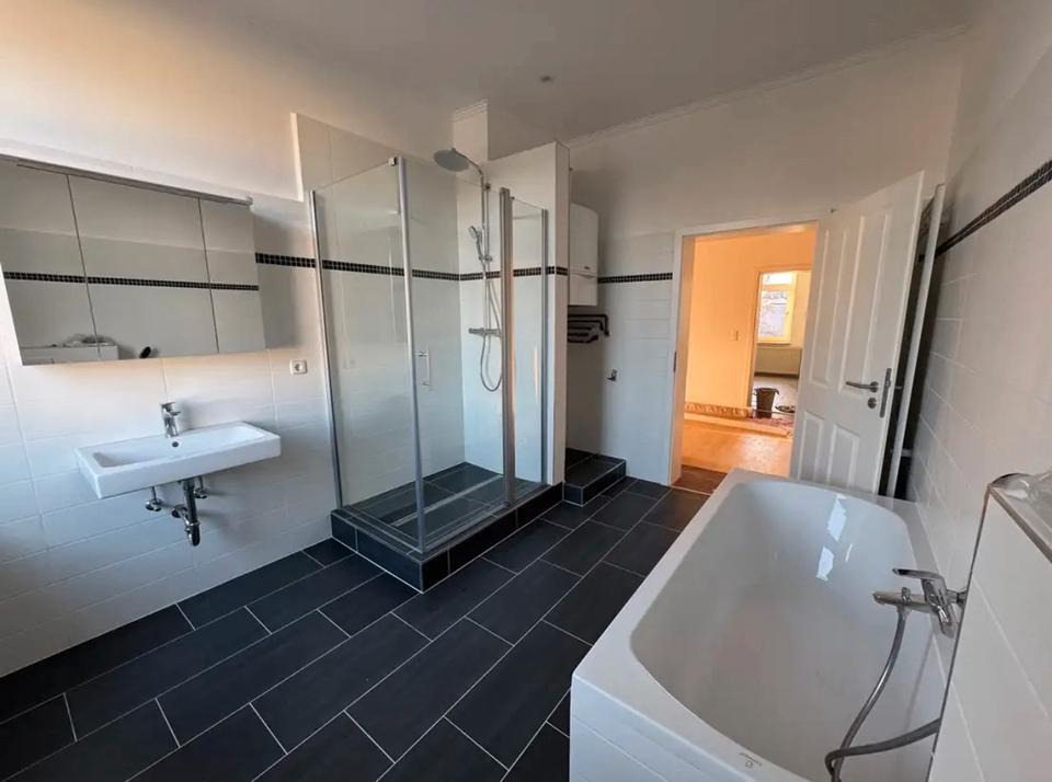 Thumbnail-Moderne 3-Zimmer Wohnung im 1. OG in Sarstedt