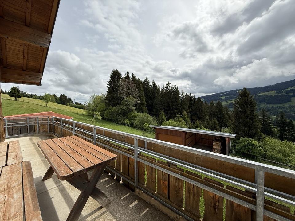 Thumbnail-Gepflegte und helle 4-Zimmer-Maisonette-Wohnung in Rettenberg zu vermieten