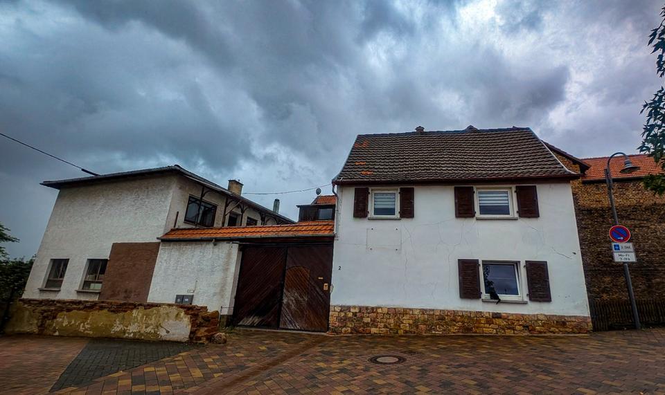 Thumbnail-Hofreite 4-Parteienhaus mit großem Potenzial in zentraler Lage