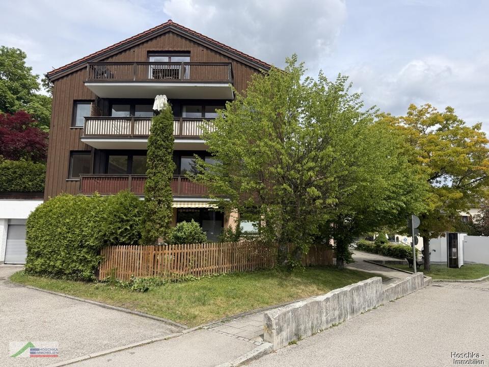 Thumbnail-Großzügige helle 4- Zimmer Garten- Wohnung mit TG-Stellplatz, zentral und ruhig in Feldafing! 1. OG