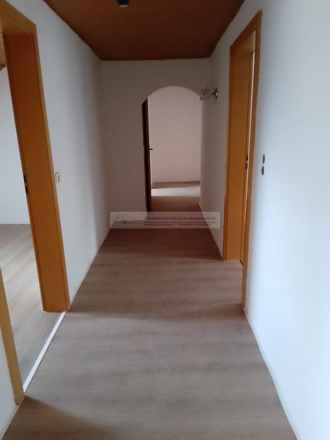 Thumbnail-Zentral wohnen am Stadtpark – großzügige 3 Zimmer-DG Wohnung in Marktredwitz zu vermieten