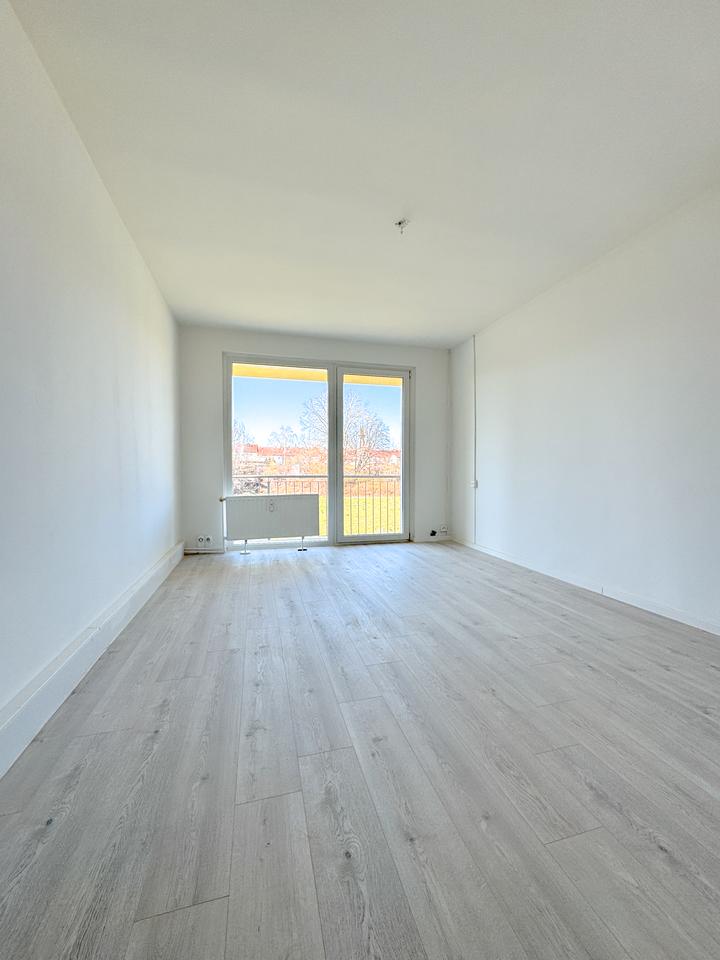 Thumbnail-+++SANIERTE 3-ZIMMERWOHNUNG MIT GROßEM BALKON+++