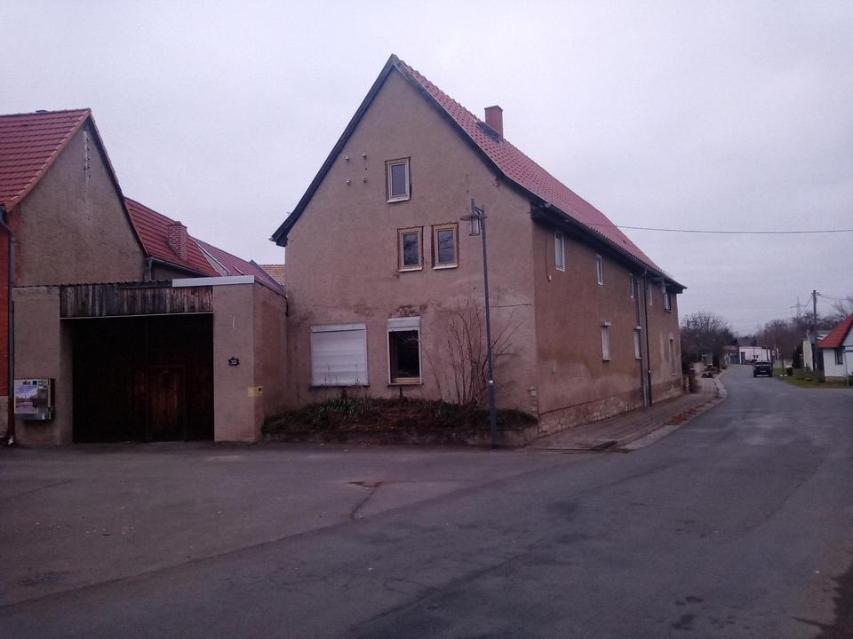 Thumbnail-Gehöft mit Garten