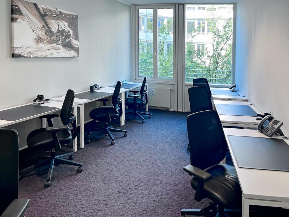 Thumbnail-Coworking-Bereich in REGUS Maximilianstraße