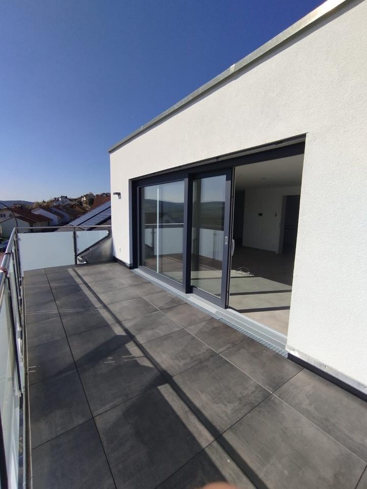 Thumbnail-Helle 4-Zimmer Dachgeschoss Wohnung mit offener Wohnküche inkl. EBK!