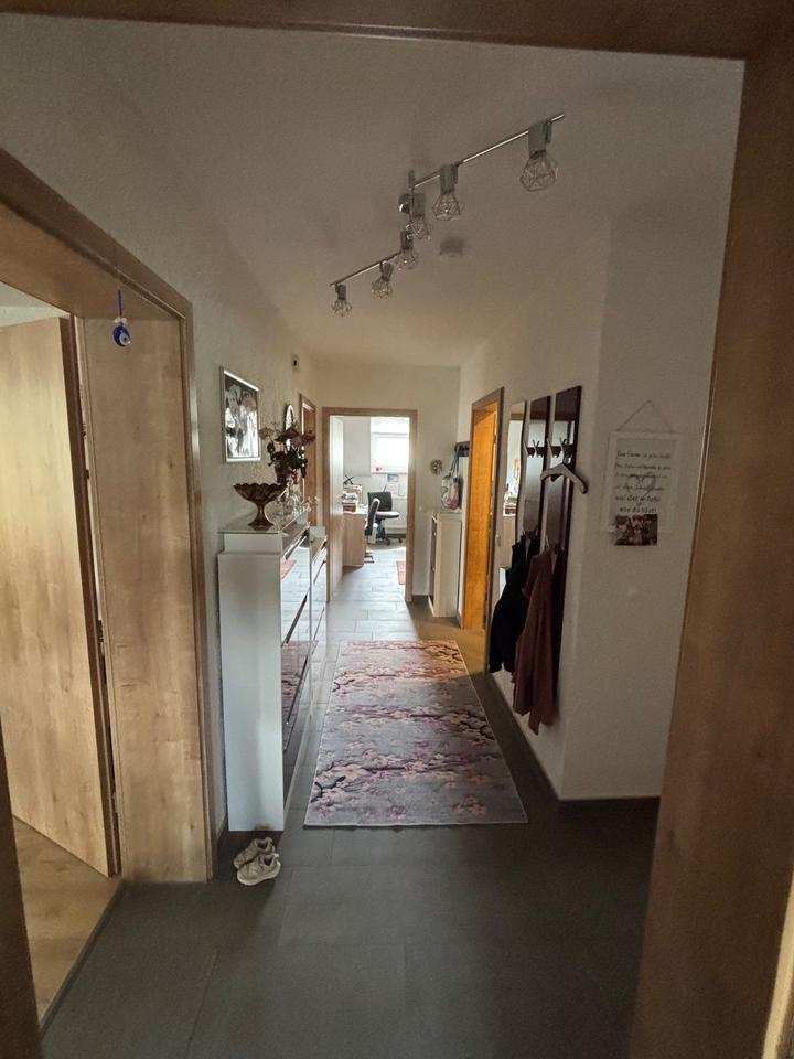 Thumbnail-Schöne modernisierte 2,5 Zimmer Wohnung ab 1.8.26 zu vermieten