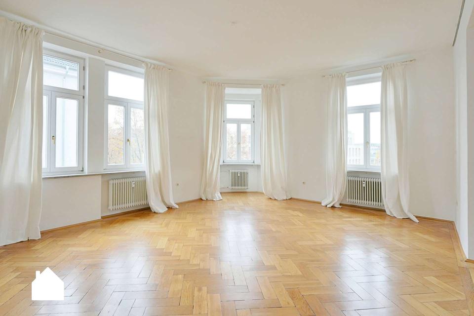 Thumbnail-Besonderer Altbau in zentraler Lage – 6 Zimmer, Balkon & Aufzug