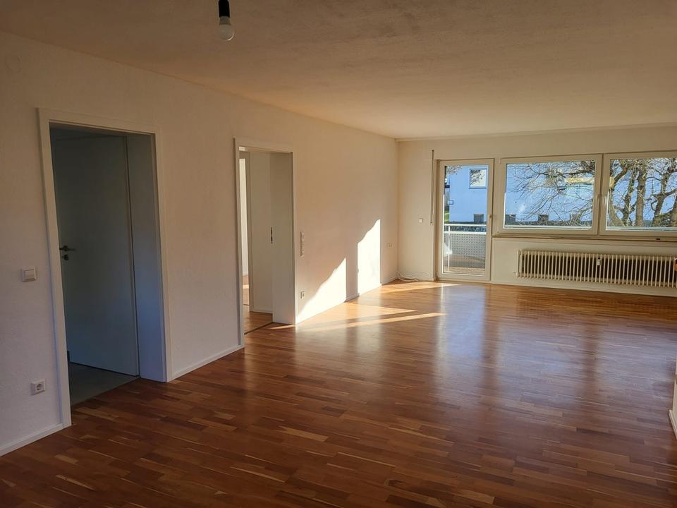 Thumbnail-Helle 4,5 Zi. Wohnung umfassend saniert in Ergenzingen