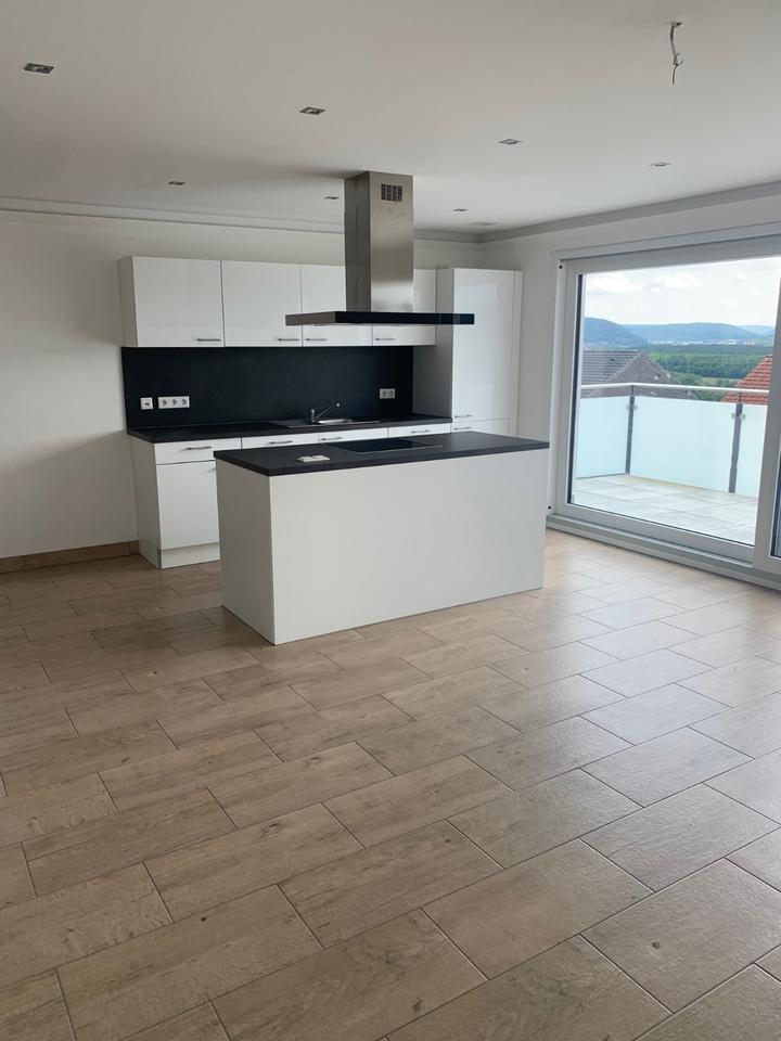 Thumbnail-Helle 3-Zimmer Dachgeschoss Wohnung mit offener Wohnküche inkl. EBK