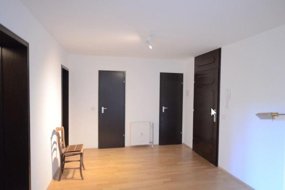 Thumbnail-Kronberg-2,5 Zimmer in zentraler Ruhelage mit Balkon, Garage u EBK