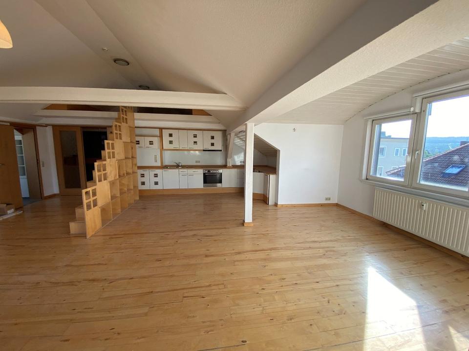 Thumbnail-Schöne helle 2 ZKB Dachgeschosswohnung mit Balkon in Bad Hersfeld