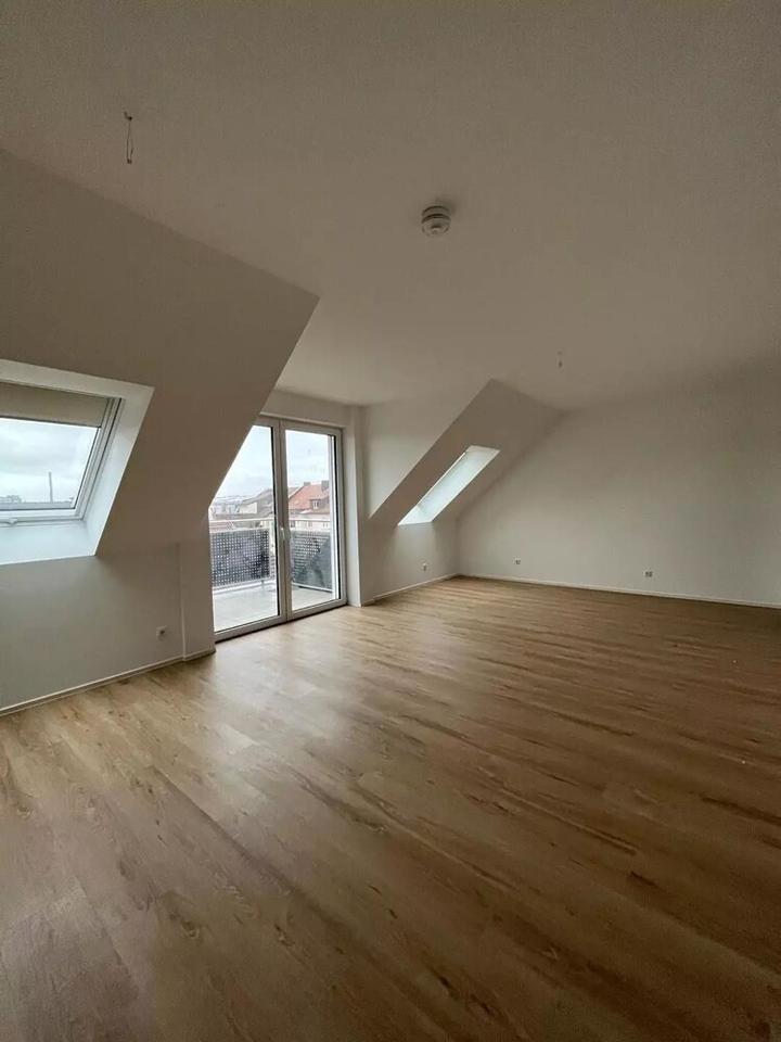 Thumbnail-Sonniges Penthouse-Feeling in Schweinfurt: 4 Zimmer, Bauj. 2022, barrierefrei, Lift & Südwest-Balkon