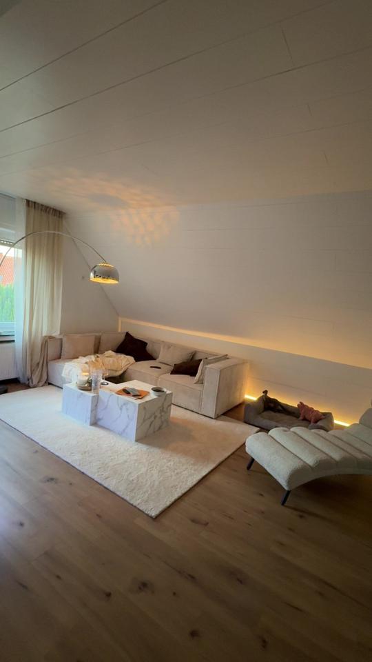 Thumbnail-2-Zimmer KB, Dachgeschosswohnung Jöllenbeck mit Einbauküche
