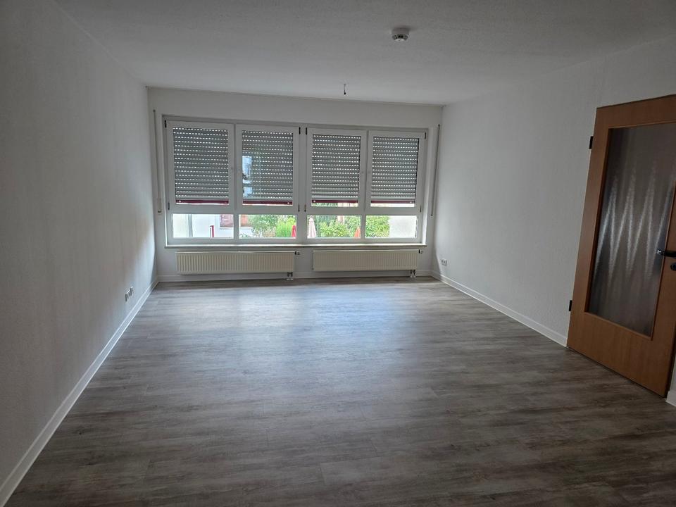 Thumbnail-2- Raum Wohnung