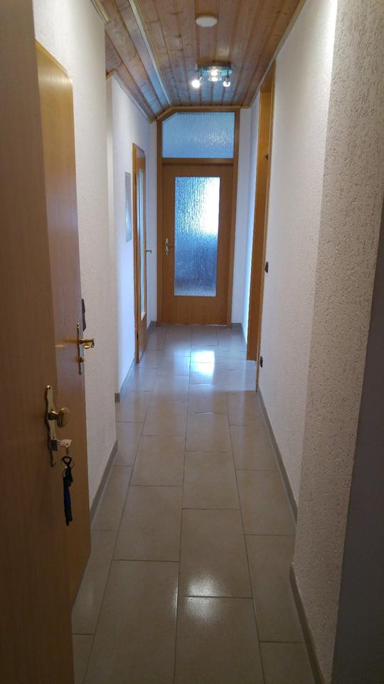 Thumbnail-Gemütliche 2-Zimmer-Dachgeschosswohnung (60 m²) in ruhigem 3-Fami