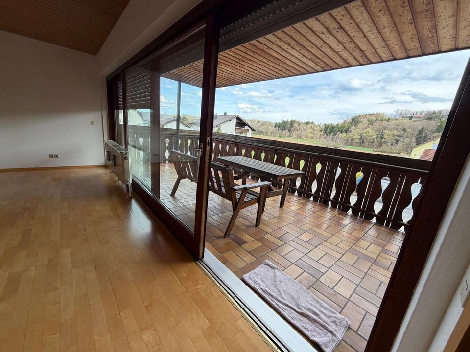 Thumbnail-Schöne 4 Zimmer Mietwohnung mit großem Balkon