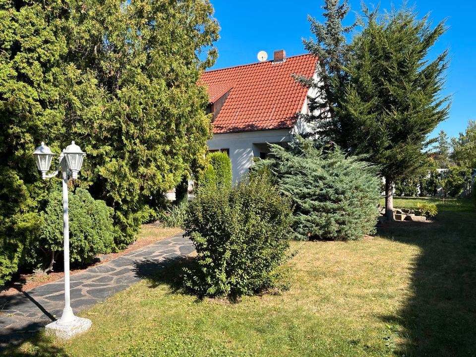 Thumbnail-Einfamilienhaus mit großem Grundstück zu verkaufen, auch teilbar