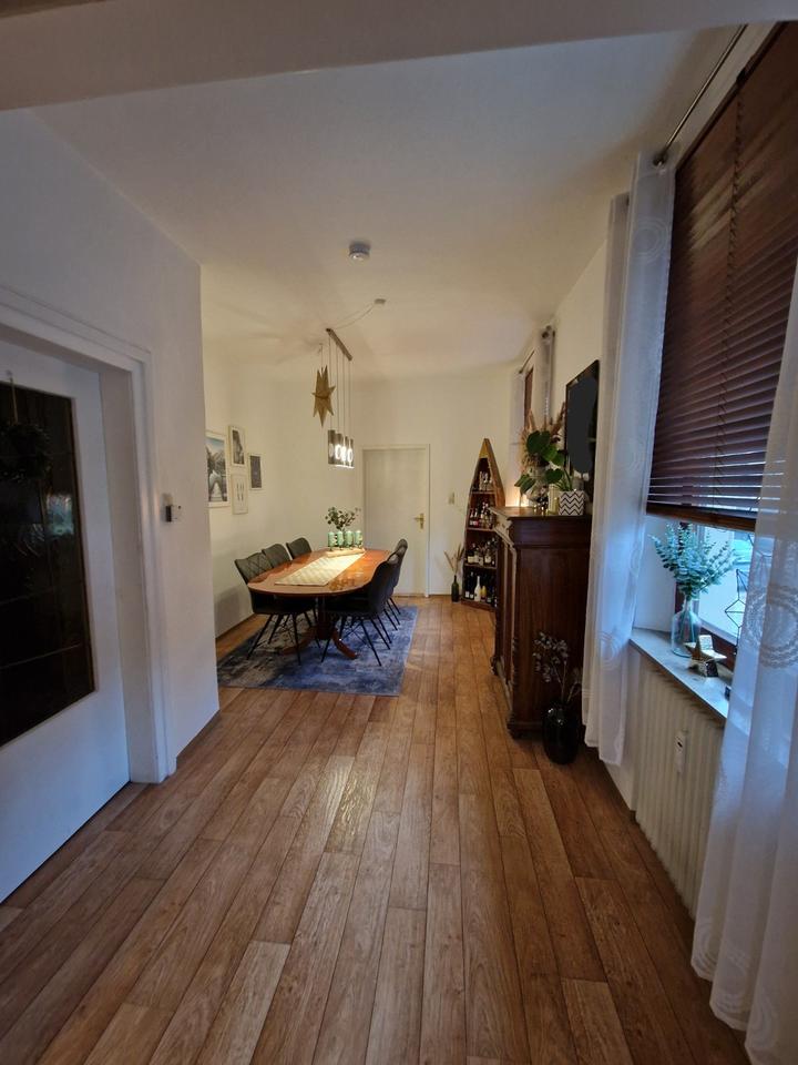 Thumbnail-Attraktive 100 m² 4 Zimmer-Wohnung mit Balkon