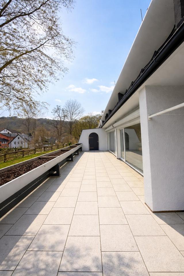 Thumbnail-Helle 3,5-Zimmer-Wohnung mit Terrasse, Einbauküche & Stellplatz