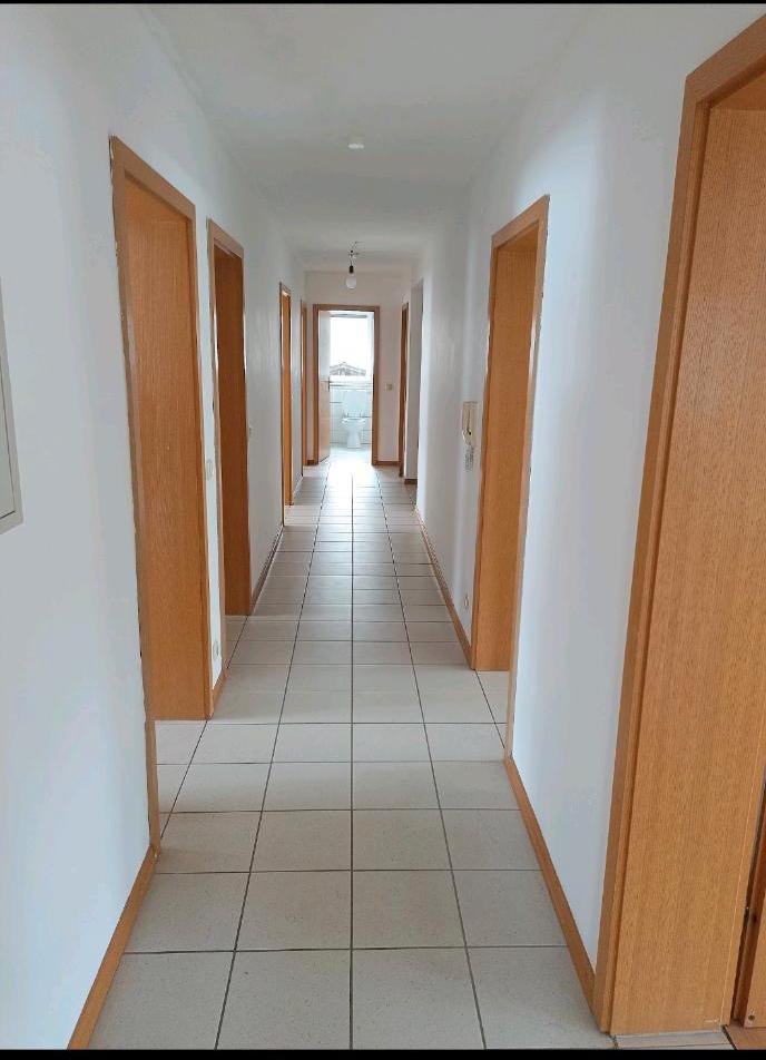 Thumbnail-Großzügige 6-Zimmerwohnung Wohnung Haus zur Miete