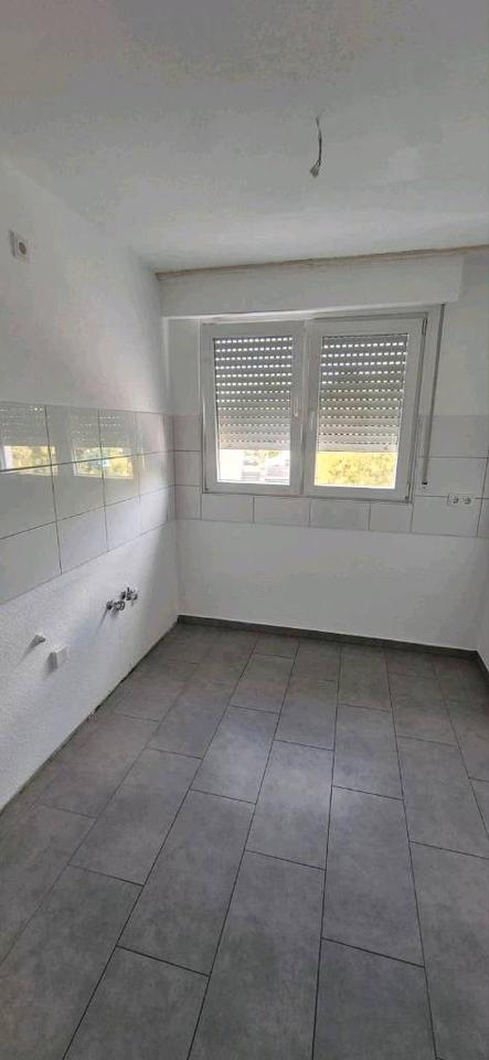 Thumbnail-moderne Wohnung mit Balkon