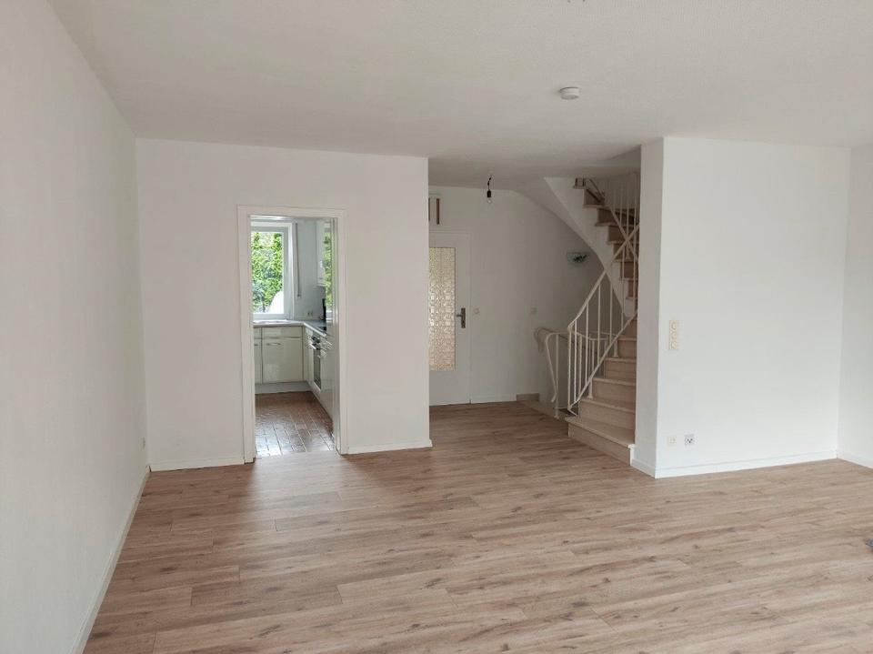 Thumbnail-Helles Reihenmittelhaus zu vermieten