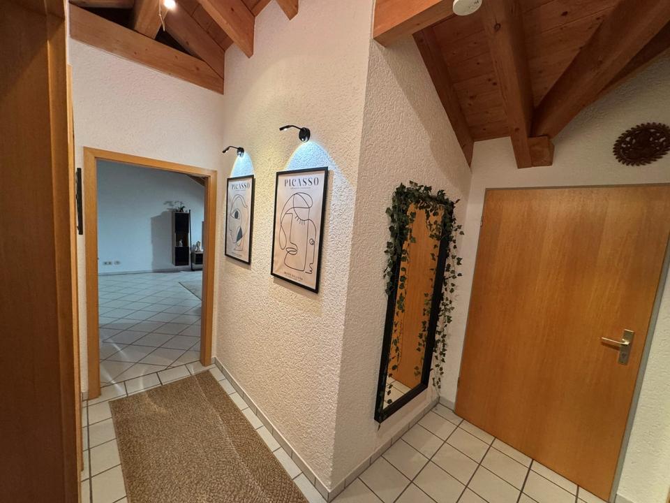 Thumbnail-Geräumige DG Wohnung mit Aussicht in Lörrach Stadtzentrum