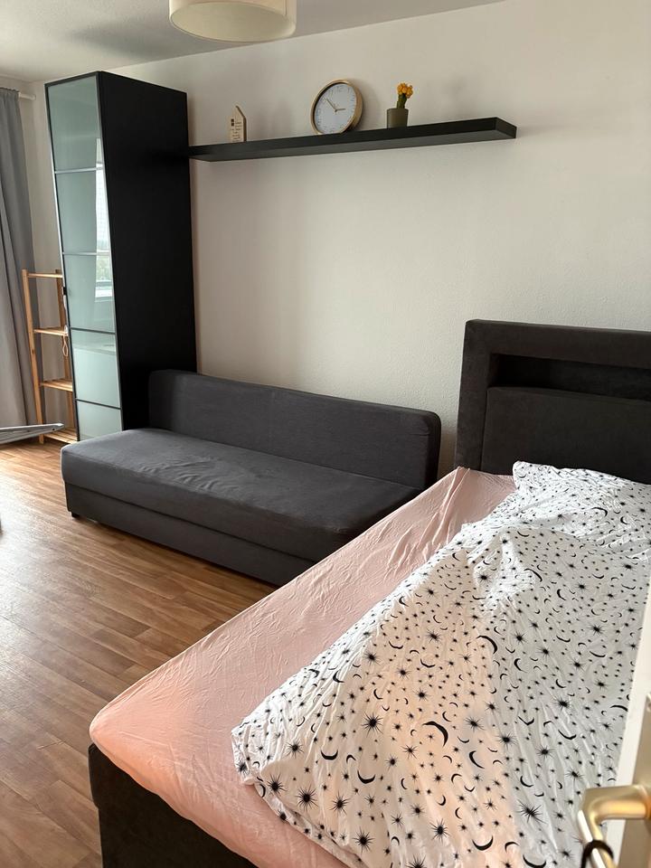 Thumbnail-ruhige 1-Raum-Wohnung mit Möbelübernahme