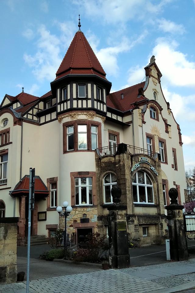 Thumbnail-Arbeiten in historischer Villa am Wasaplatz-schicke Gewerbeeinheit ab 0626 zu vermieten