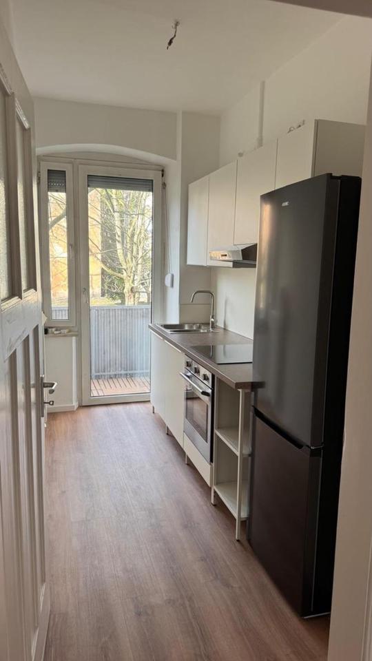 Thumbnail-Frisch sanierte 4-Zimmer-Altbauwohnung mit Balkon zum Innenhof