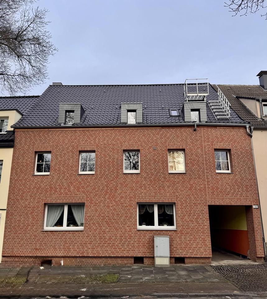 Thumbnail-Großzügige 4-Zimmer-Wohnung (112 m²) mit Garten, Garage mit Wallbox, Kamin & Einbauküche