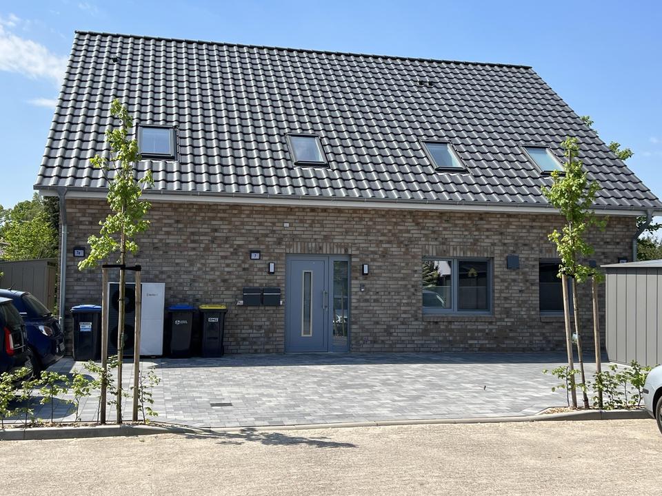 Thumbnail-Zentrale 3-Zimmer DG-Wohnung im Grünen