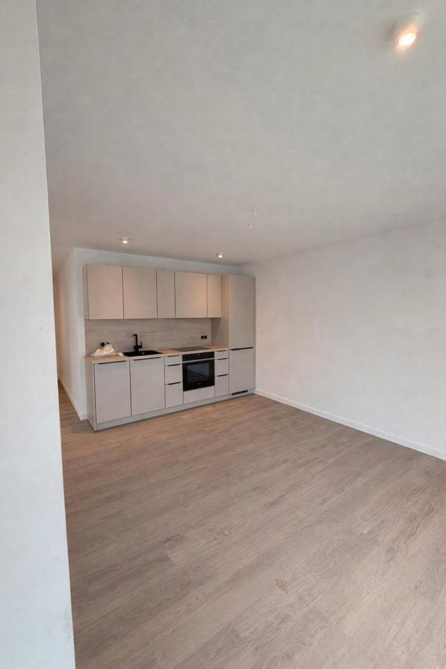 Thumbnail-Erstbezug: 2,5-Zimmer-Wohnung mit Einbauküche, Aufzug und Garage