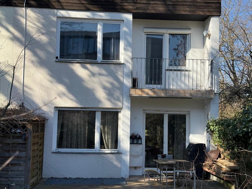 Thumbnail-Provision frei Attraktives 4-Zimmer-Reihenendhaus in Westend