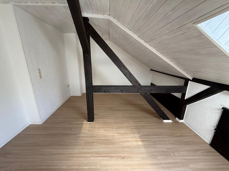 Thumbnail-Wunderschöne 3-Raum-DG-Maisonette-Wohnung mit Balkon in Greiz