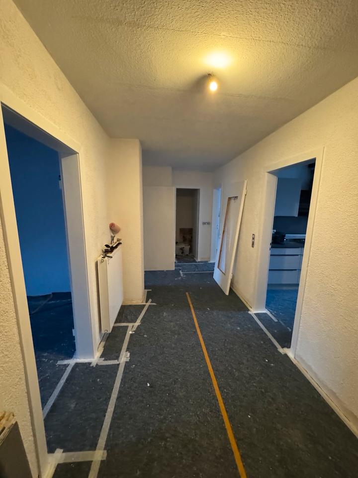 Thumbnail-Vollständig renovierte 3 Zimmer Wohnung mit großer Einbauküche