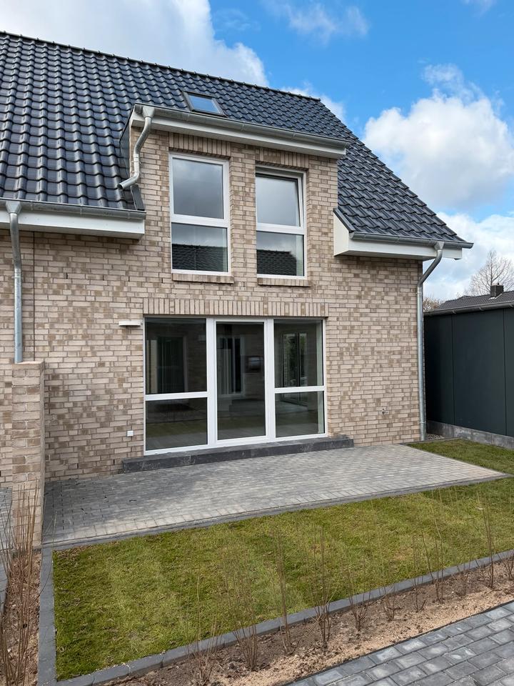 Thumbnail-Doppelhaushälfte Neubau in Wees