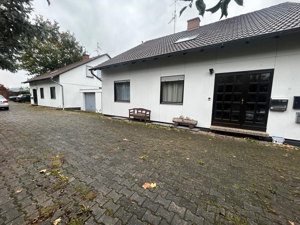 Thumbnail-Zwei Häuser mit sechs Wohnungen 7 km von Limburg