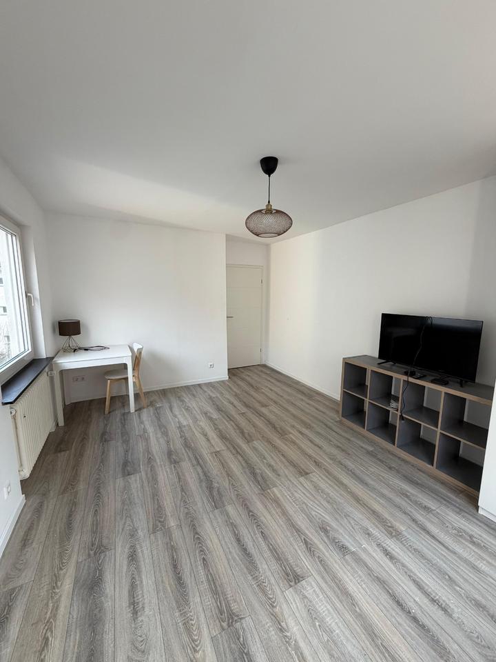 Thumbnail-Zimmer in Männer Wohnung - Stuttgart Süd