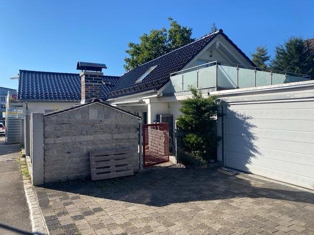 Thumbnail-Einfamilienhaus mit zwei Einliegerwohnungen zu Verkaufen