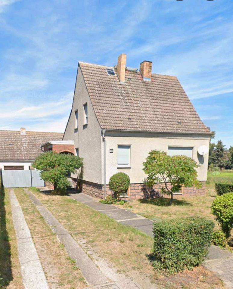 Thumbnail-Einfamilienhaus mit großem Grundstück und Nebengebäude