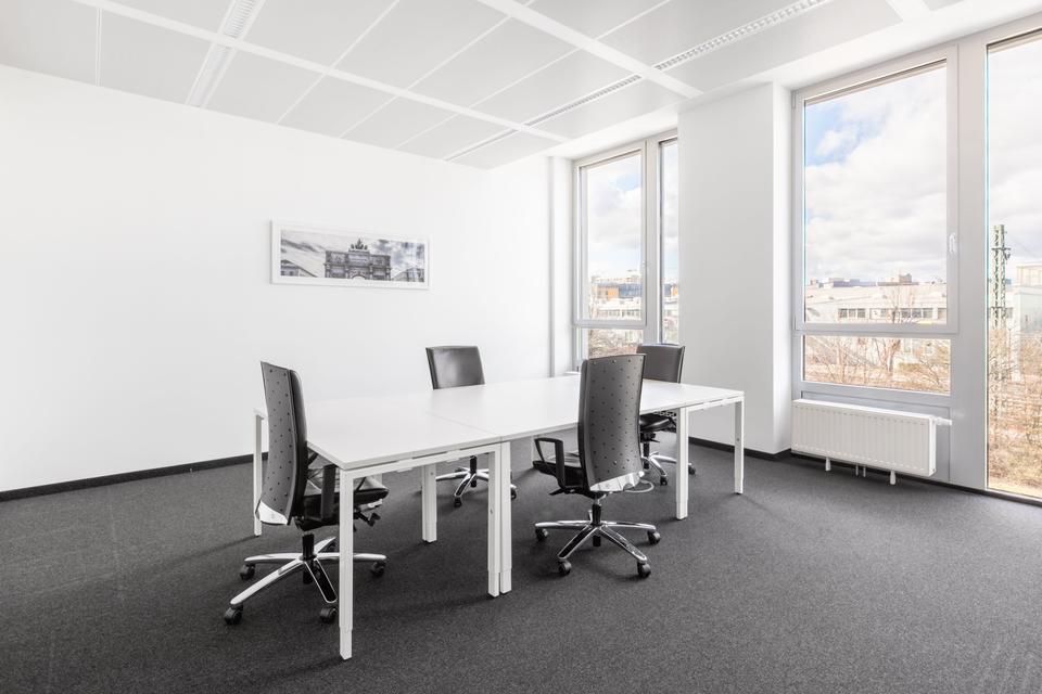 Thumbnail-Privater Büroraum für 5 Person in Regus Westend