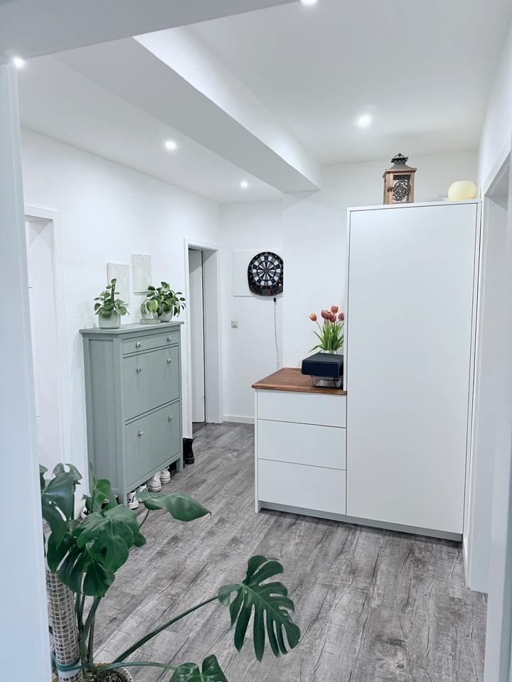 Thumbnail-Moderne 3 Zimmer Wohnung-1.OG mit Stellplatz+Keller ab 1.8 frei