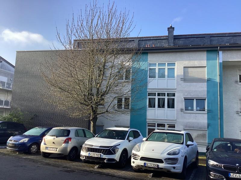 Thumbnail-6-Zimmer-Wohnung in Lev. Rheindorf