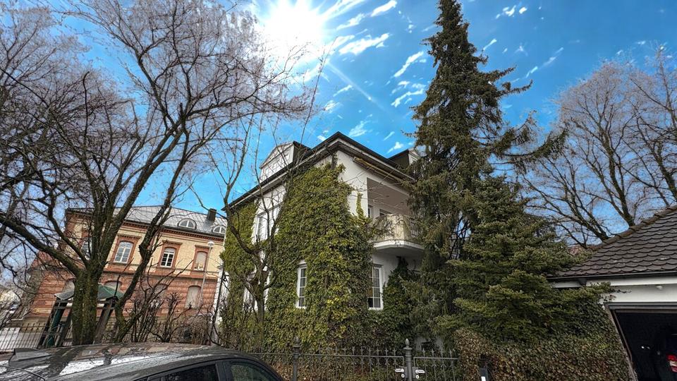 Thumbnail-Großzügige Dachgeschosswohnung mit viel Charme