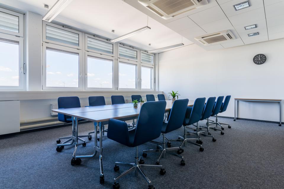 Thumbnail-Privater Büroraum für 4 Person in Regus Nürnberg Airport